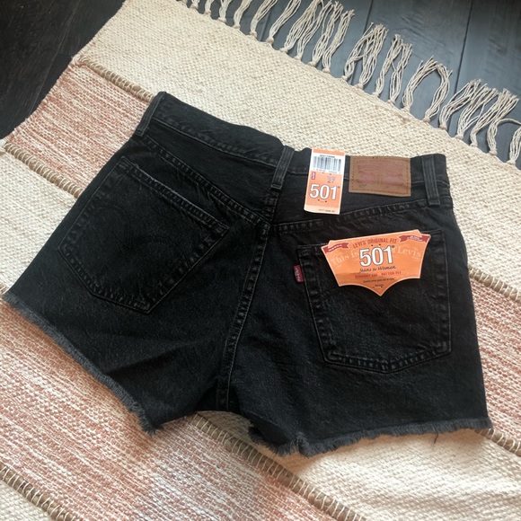 NWT Levi’s 501 Black Button Fly Cut Off Shorts - Picture 3 of 5